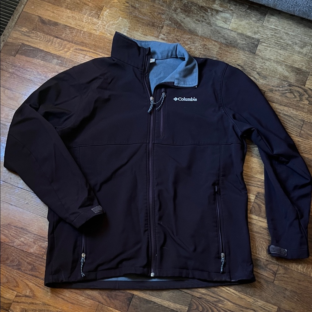 Columbia Men's Dark Jacket with Gray Lining